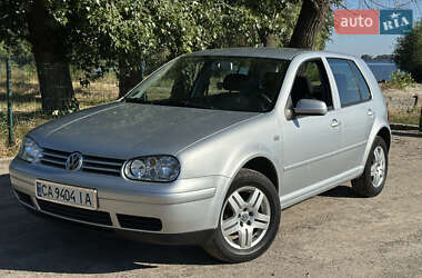 Хэтчбек Volkswagen Golf 2001 в Черкассах