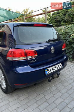 Хетчбек Volkswagen Golf 2012 в 