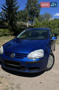 Хетчбек Volkswagen Golf 2004 в Немирові