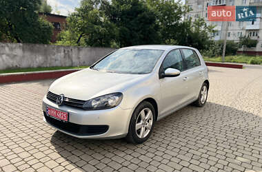 Хэтчбек Volkswagen Golf 2011 в Дубно