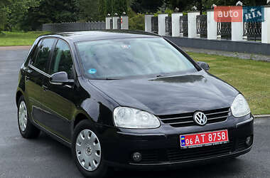 Хэтчбек Volkswagen Golf 2005 в Звягеле
