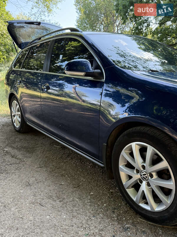 Універсал Volkswagen Golf 2010 в Ямполі