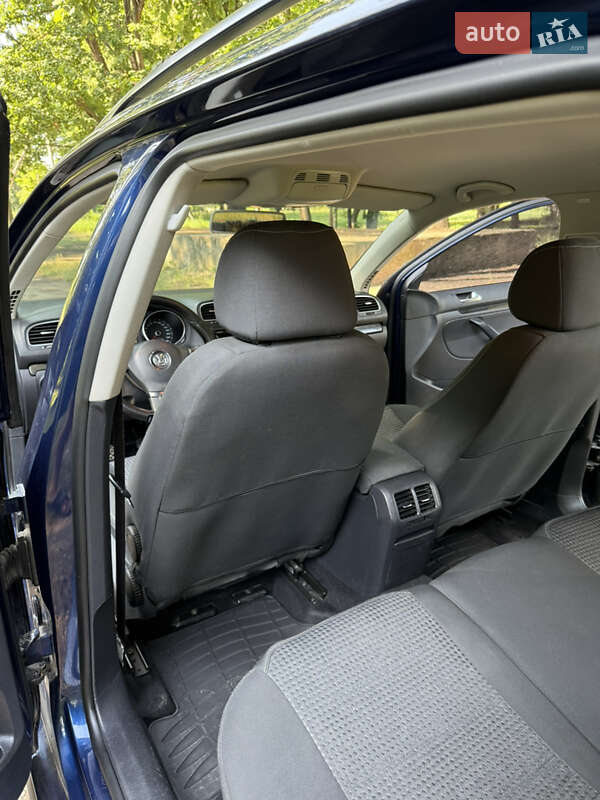 Універсал Volkswagen Golf 2010 в Ямполі