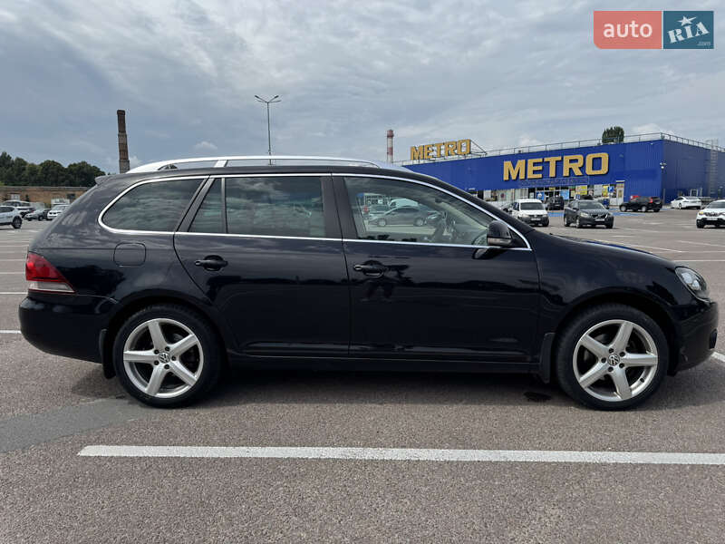 Универсал Volkswagen Golf 2010 в Житомире