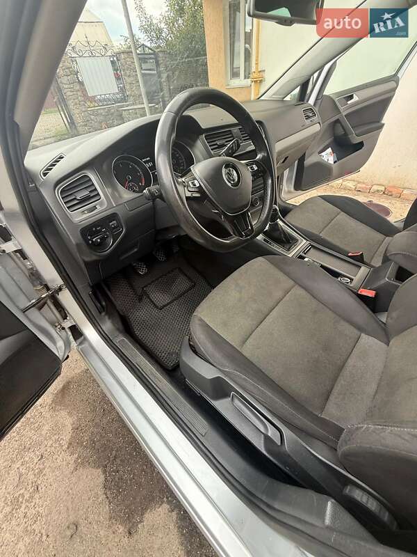 Універсал Volkswagen Golf 2014 в Хмільнику