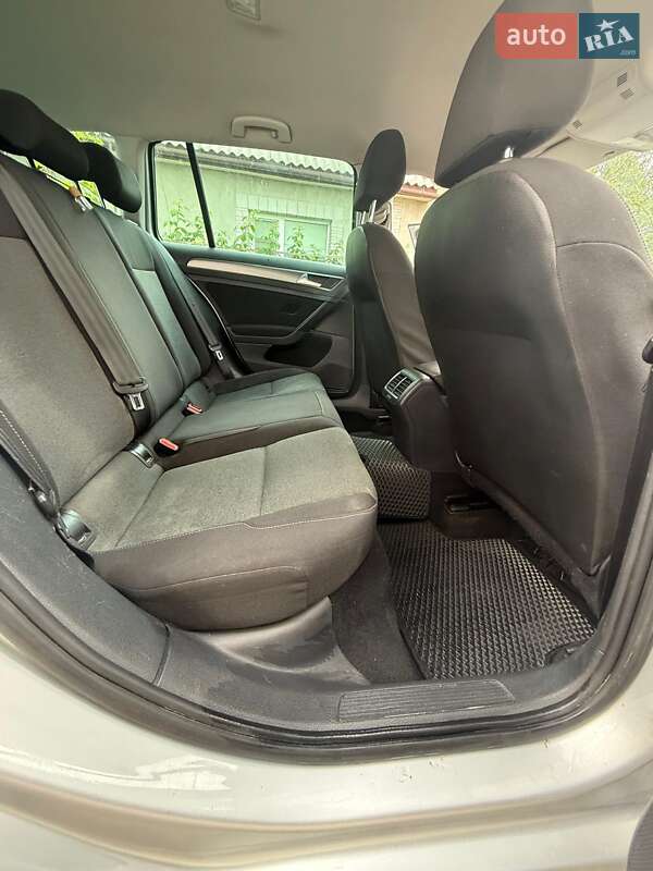 Універсал Volkswagen Golf 2014 в Хмільнику