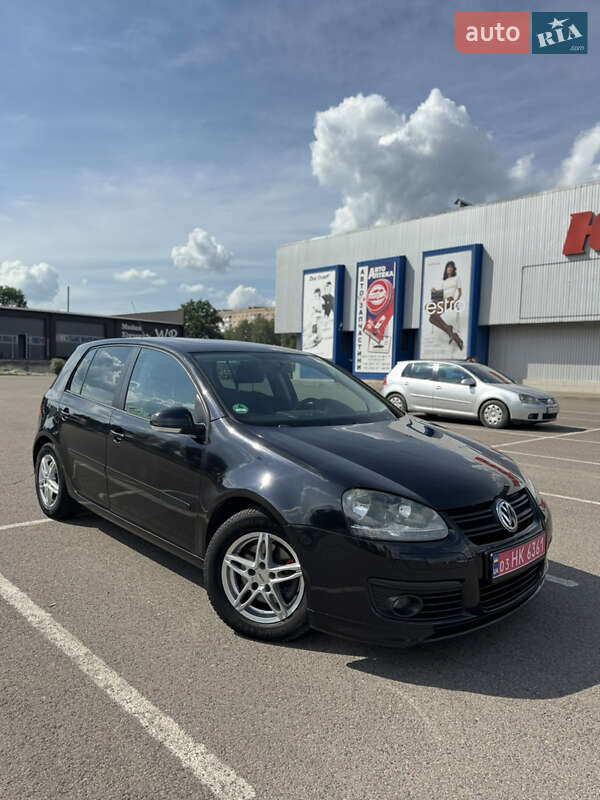 Хэтчбек Volkswagen Golf 2008 в Ковеле