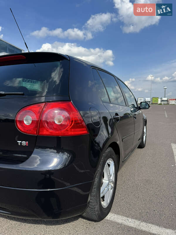 Хэтчбек Volkswagen Golf 2008 в Ковеле