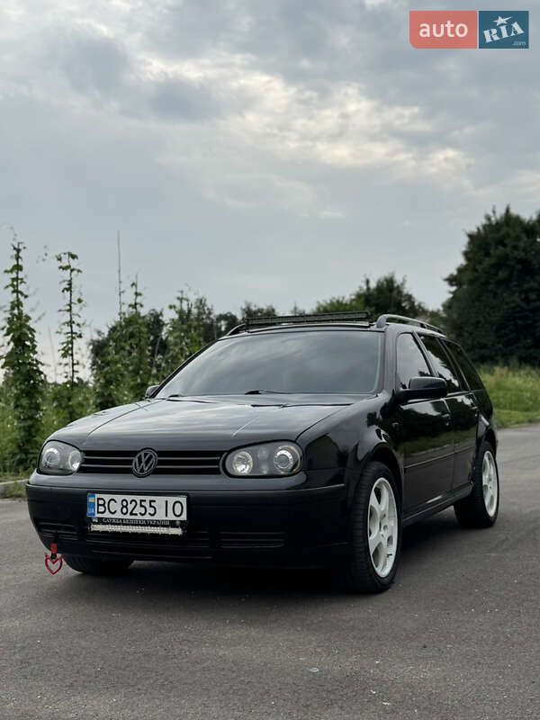 Универсал Volkswagen Golf 2001 в Новояворовске