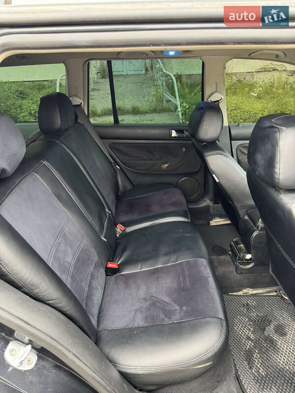 Универсал Volkswagen Golf 2001 в Новояворовске