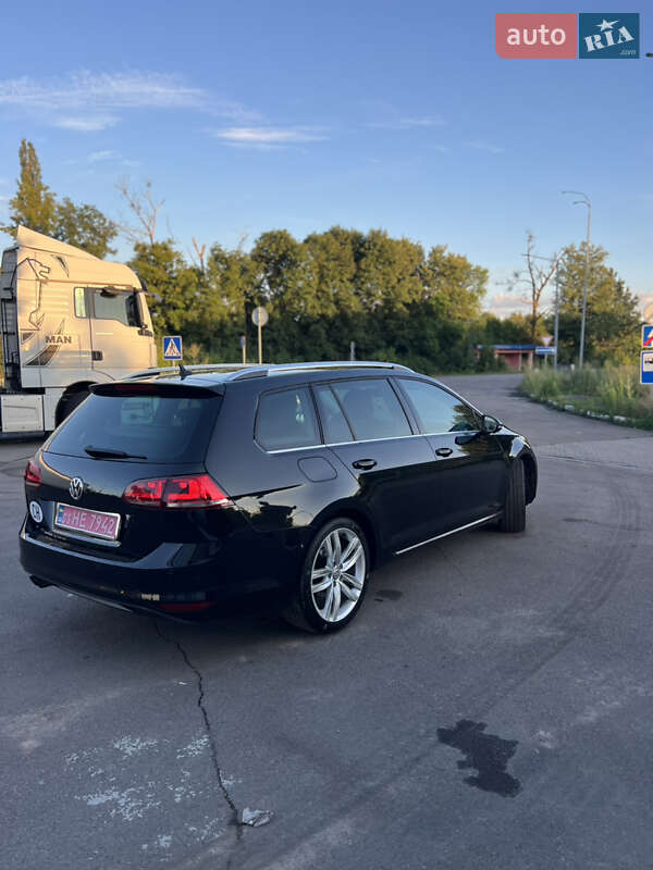 Универсал Volkswagen Golf 2014 в Ровно