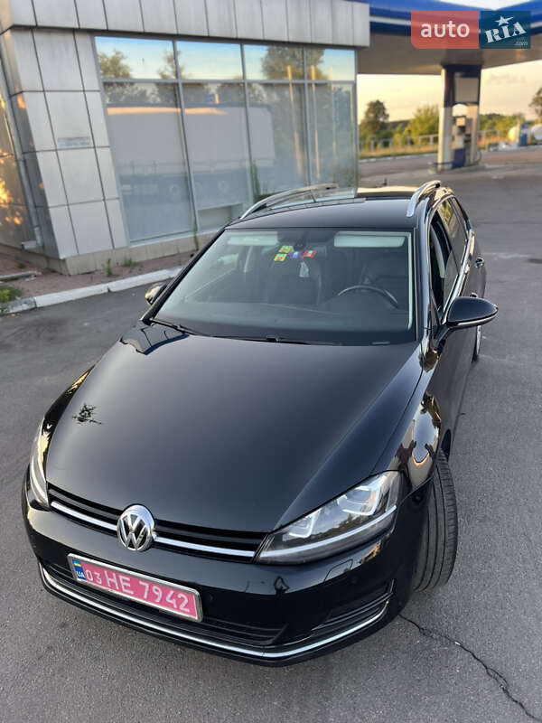 Универсал Volkswagen Golf 2014 в Ровно