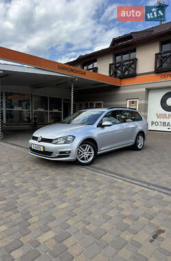 Универсал Volkswagen Golf 2014 в Сваляве