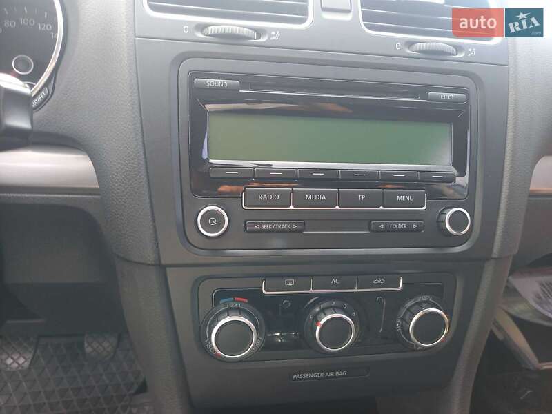 Хэтчбек Volkswagen Golf 2009 в Черкассах