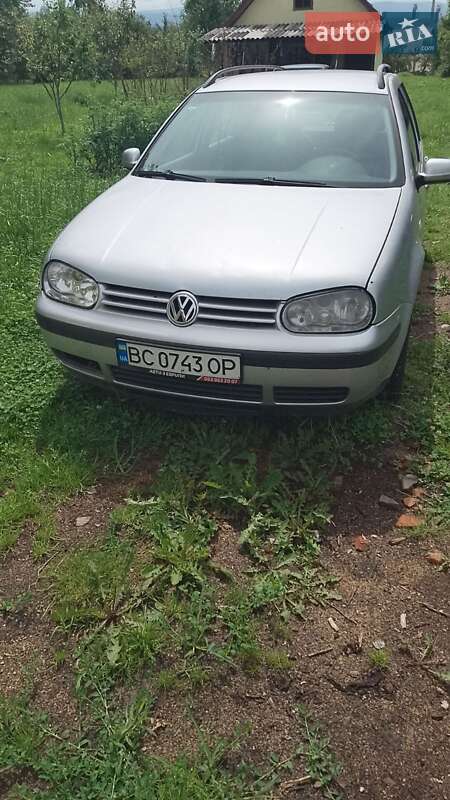 Volkswagen Golf 2004