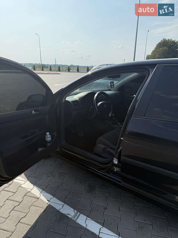 Хэтчбек Volkswagen Golf 2006 в Виннице