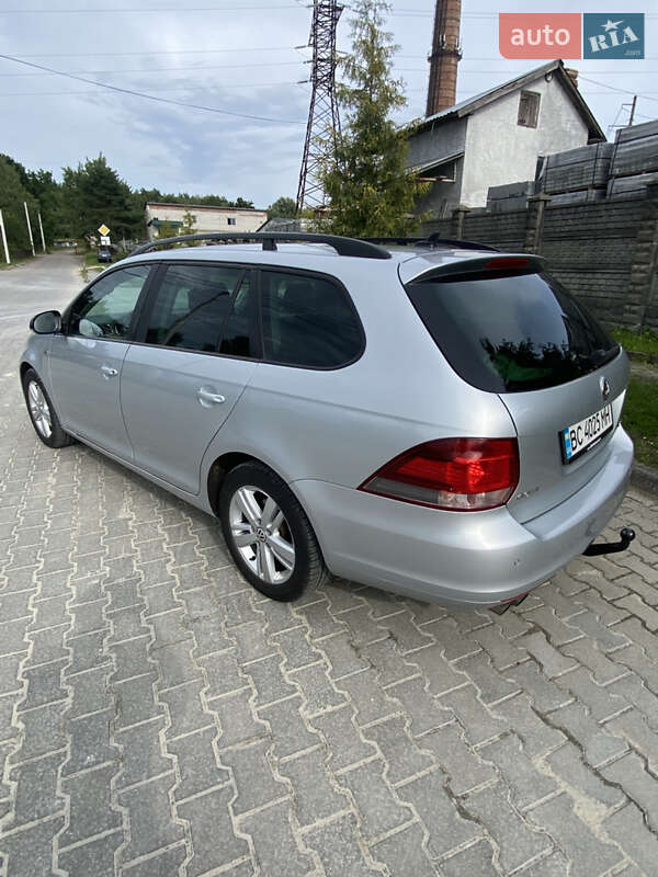 Универсал Volkswagen Golf 2013 в Новояворовске
