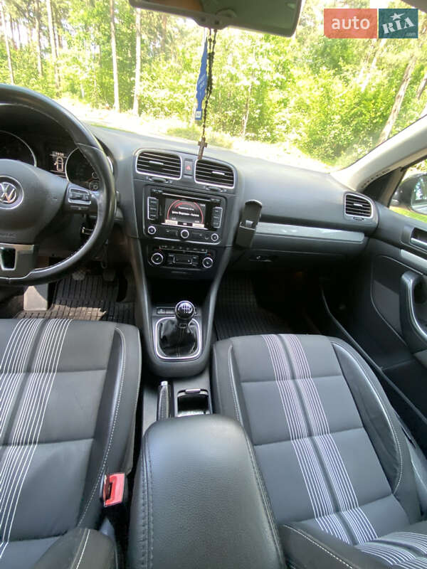 Универсал Volkswagen Golf 2013 в Новояворовске