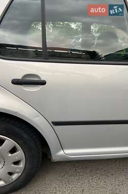Хэтчбек Volkswagen Golf 1999 в 