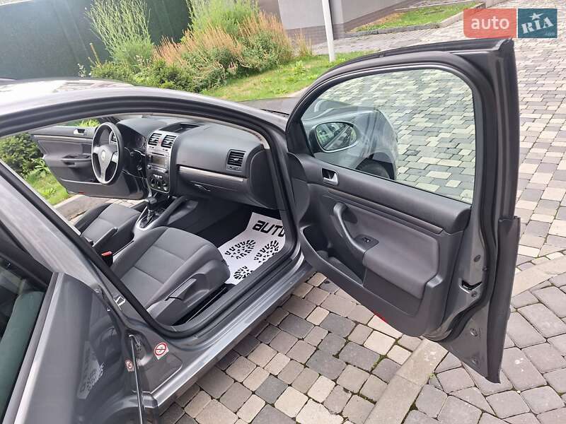Хетчбек Volkswagen Golf 2006 в Івано-Франківську