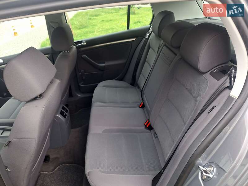 Хетчбек Volkswagen Golf 2006 в Івано-Франківську
