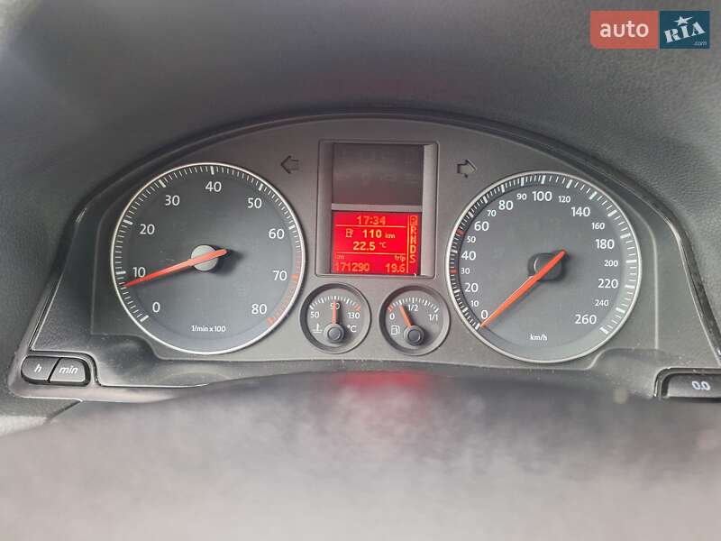 Хетчбек Volkswagen Golf 2006 в Івано-Франківську