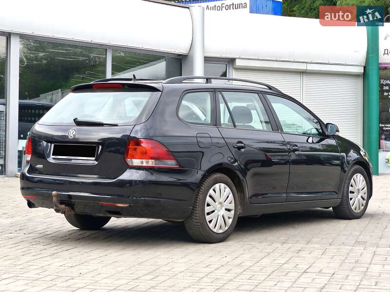 Універсал Volkswagen Golf 2011 в Дніпрі
