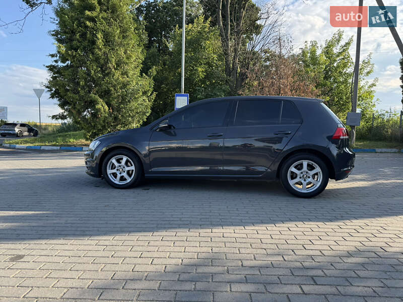 Хэтчбек Volkswagen Golf 2013 в Львове