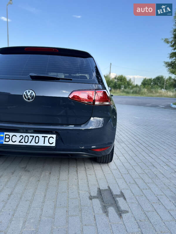 Хэтчбек Volkswagen Golf 2013 в Львове