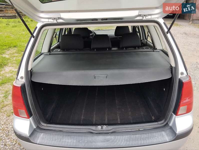 Универсал Volkswagen Golf 2006 в Виннице