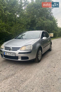 Хетчбек Volkswagen Golf 2004 в Калинівці