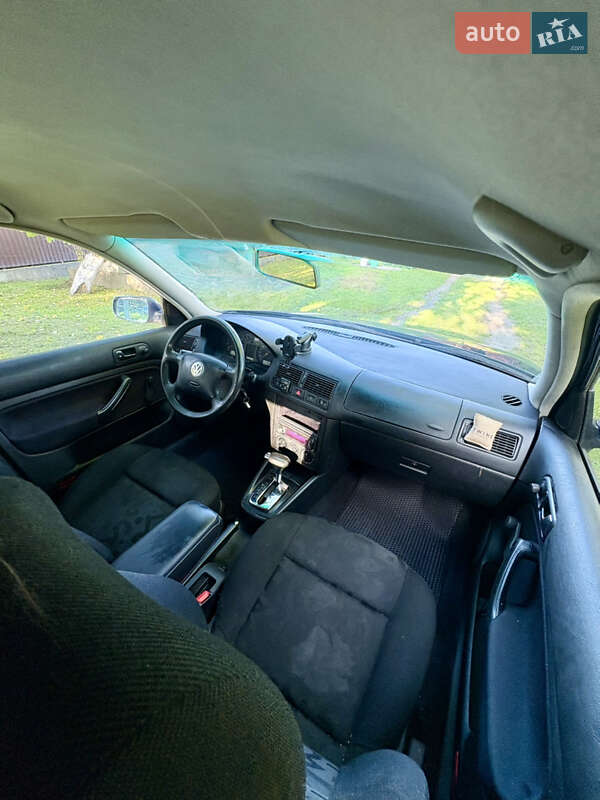 Хэтчбек Volkswagen Golf 2000 в Львове