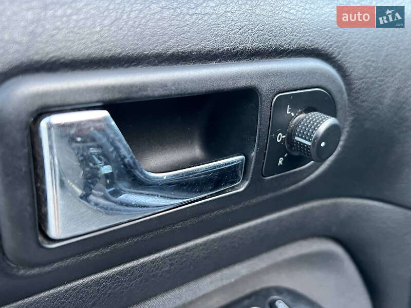 Универсал Volkswagen Golf 2003 в Лубнах