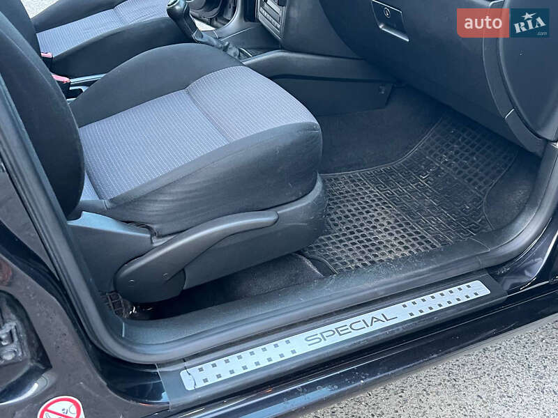 Универсал Volkswagen Golf 2003 в Лубнах