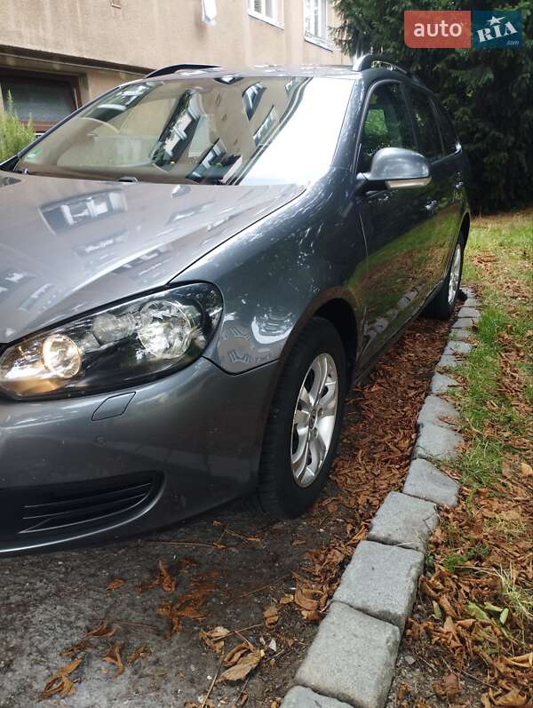 Універсал Volkswagen Golf 2012 в Долині