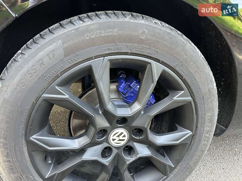 Хэтчбек Volkswagen Golf 2015 в Киеве