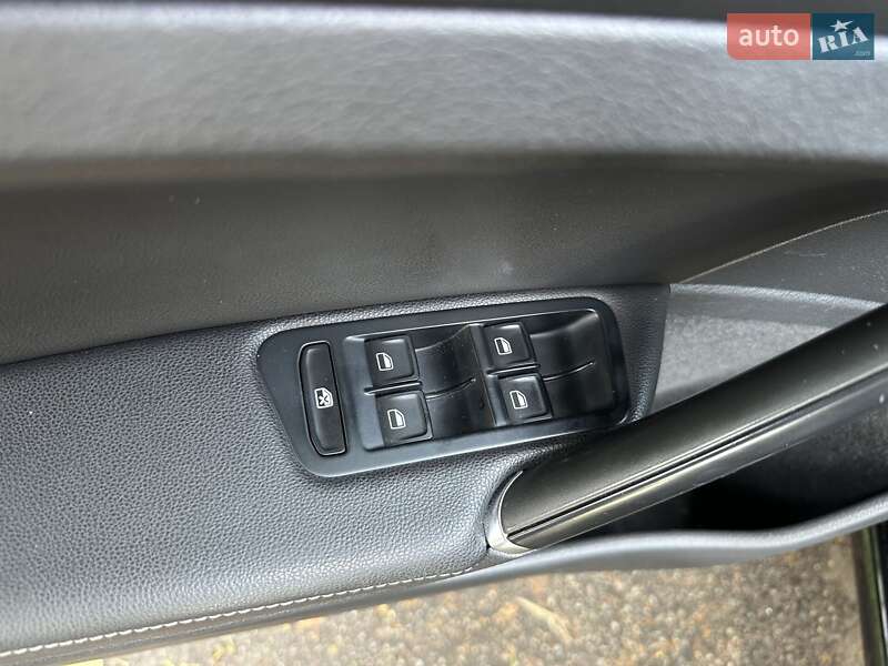 Хэтчбек Volkswagen Golf 2015 в Киеве