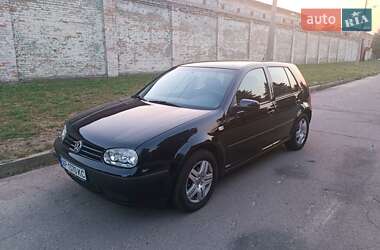 Хетчбек Volkswagen Golf 2002 в Запоріжжі