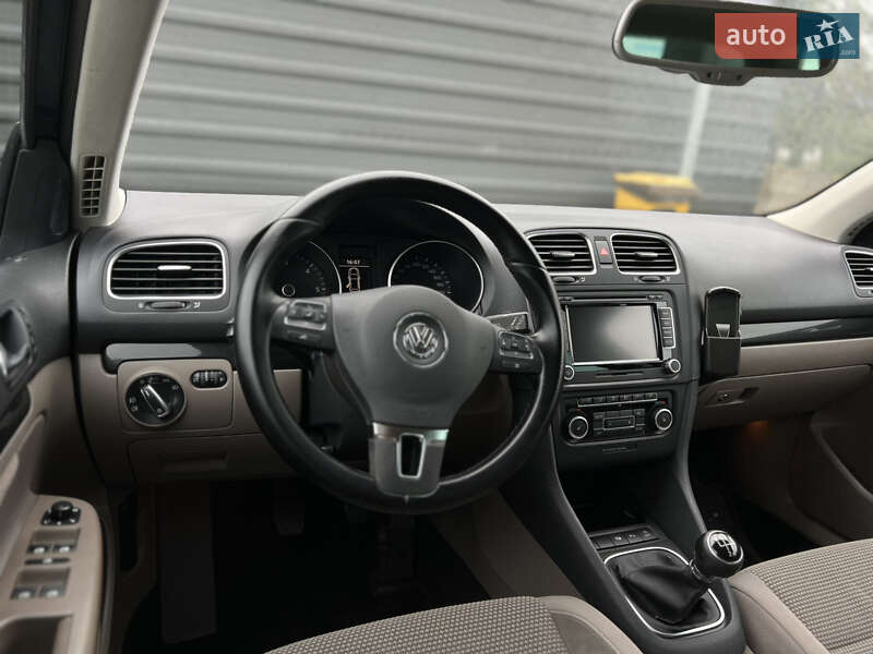 Универсал Volkswagen Golf 2011 в Ковеле