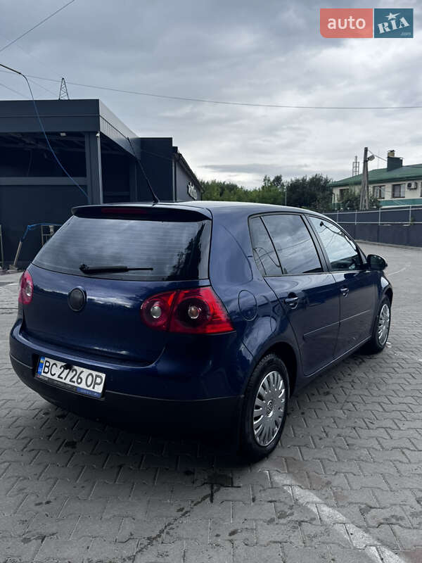 Хэтчбек Volkswagen Golf 2005 в Львове
