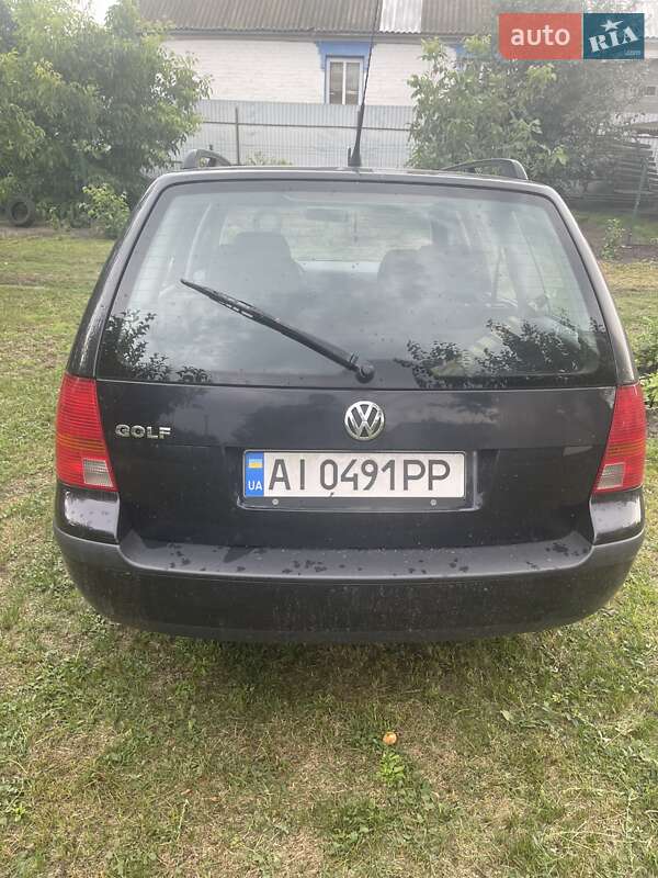 Універсал Volkswagen Golf 2003 в Рокитному