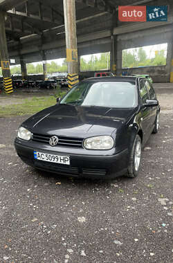 Хетчбек Volkswagen Golf 2003 в Луцьку