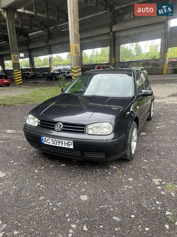 Volkswagen Golf 2003