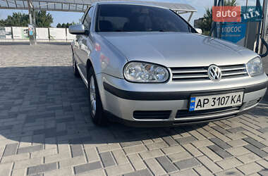 Хетчбек Volkswagen Golf 2001 в Запоріжжі