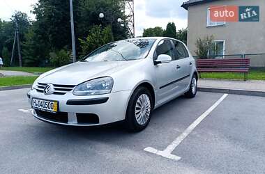 Хетчбек Volkswagen Golf 2004 в Звягелі