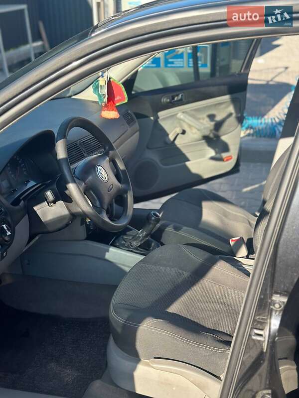 Хэтчбек Volkswagen Golf 1999 в Фастове