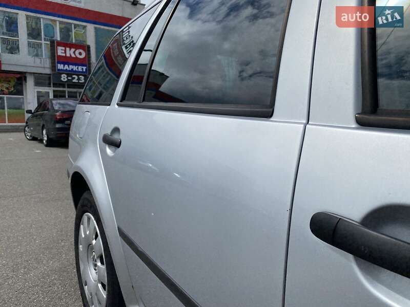 Універсал Volkswagen Golf 2006 в Вишгороді