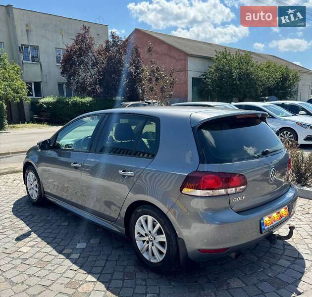 Хетчбек Volkswagen Golf 2011 в Ужгороді