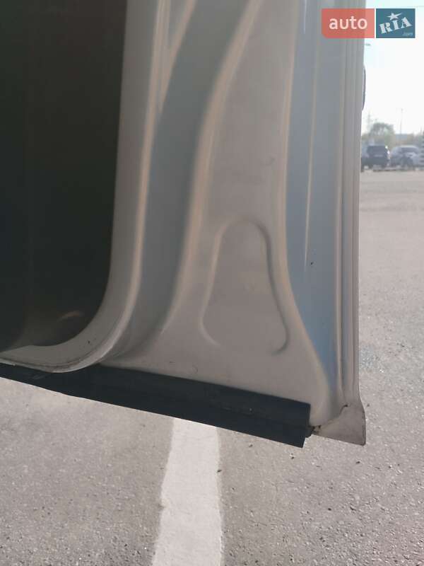 Хетчбек Volkswagen Golf 2000 в Дніпрі