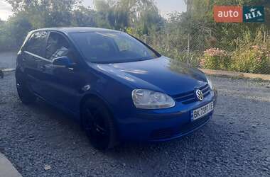 Хэтчбек Volkswagen Golf 2005 в Ровно